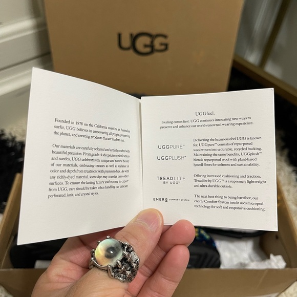 NIB Women’s Size 6 (European Size 36) UGG Classic Mini Sequin In Medallion Blue - Picture 13 of 15
